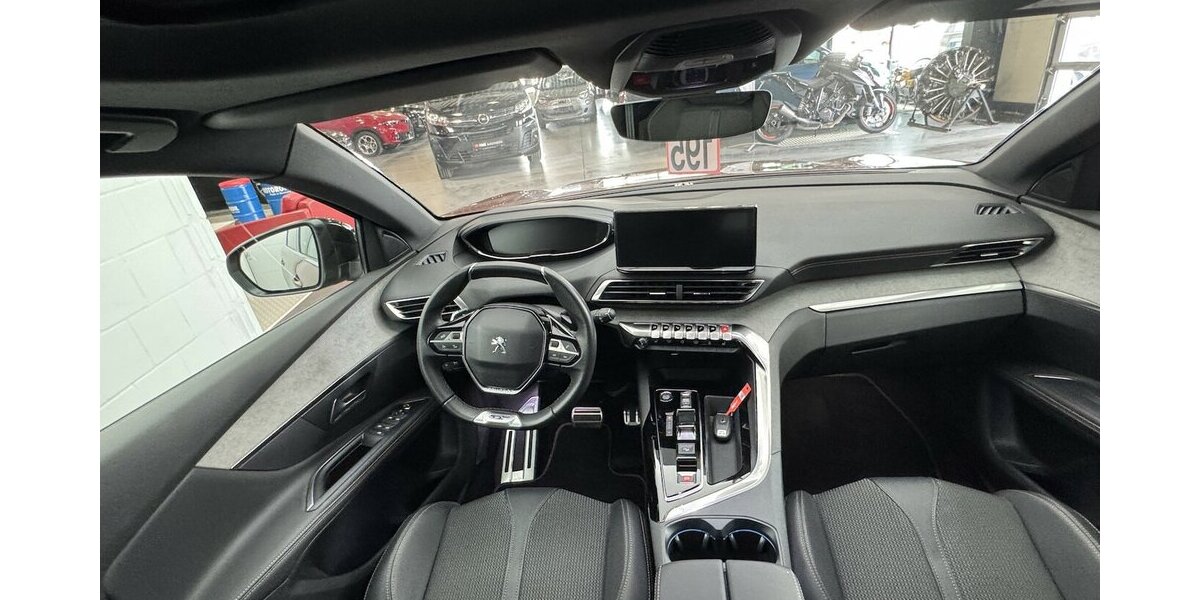 Peugeot 5008 GT 130 BlueHDi 1.Hand Panorama 7 Sitze 29.300 km 27.440 &euro; Lich 35423