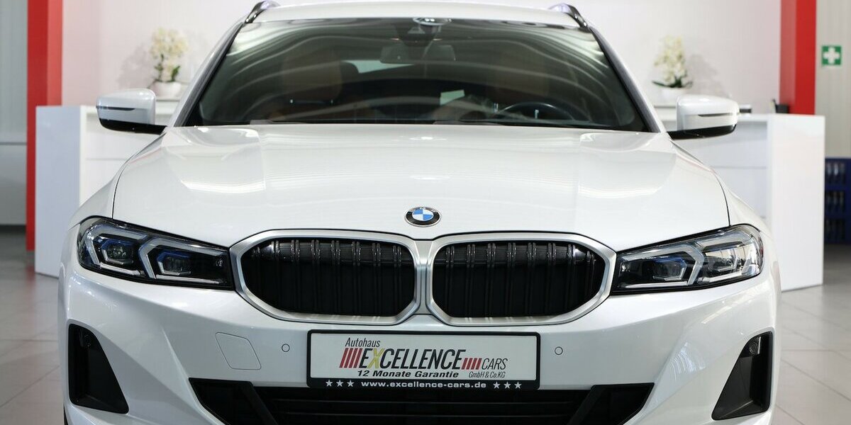 BMW 318d Touring SPORT WHITE & BROWN / CURVED+HUD 114.000 km 25.993 &euro; Hamm 59077