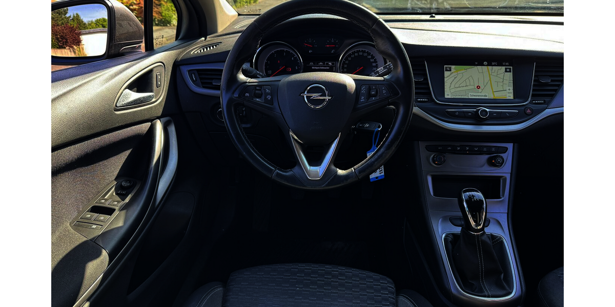 Opel Astra K Klima Navi Temp CarPlay AHK ServNeu 1.Hd 100.000 km 9.500 &euro; Erftstadt 50374
