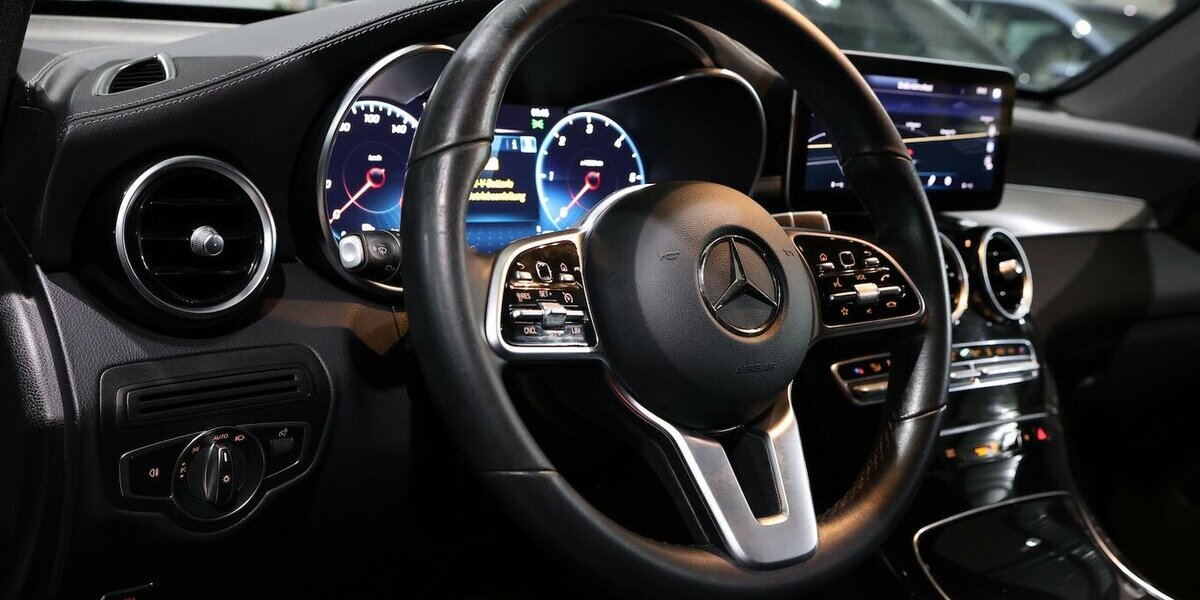 Mercedes-Benz GLC 300 d 4M BUSINESS SPORT PANORAMA, WIDESCREEN 150.000 km 30.333 &euro; Hamm 59077