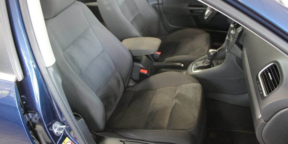 VW Golf Variant Golf 2.0 TDI DPF DSG Highline 103.458 km 9.980 &euro; Euskirchen 53881