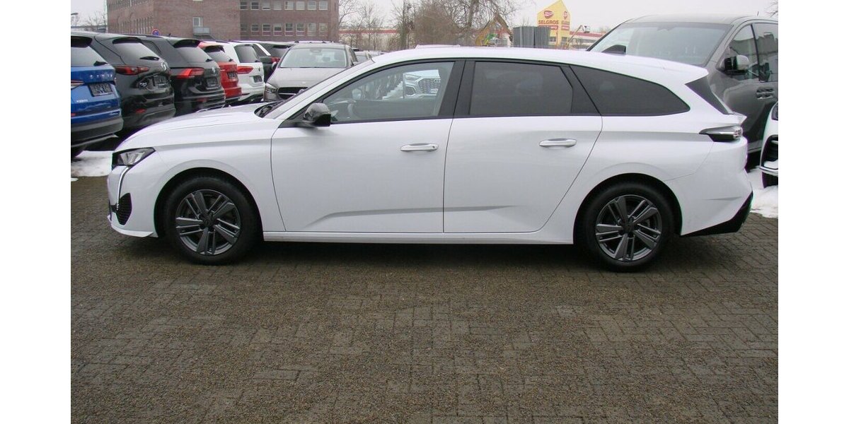 Peugeot 308 1.5L Allure ACC AHK LED Navi Kamera 34.524 km 22.980 &euro; Falkensee 14612