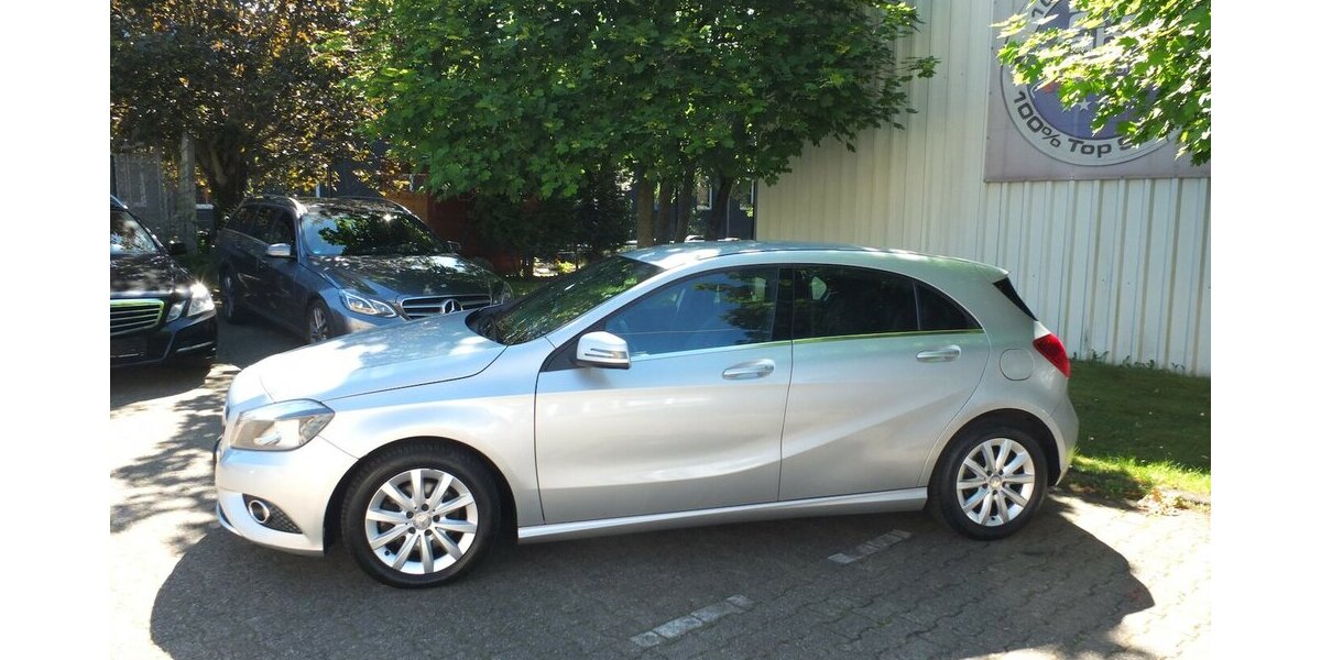 Mercedes-Benz A 180 WM26:STYLE NAVI SHZ MFL LMF TEILLEDER alle I 92.145 km 11.198 &euro; Köln 50858