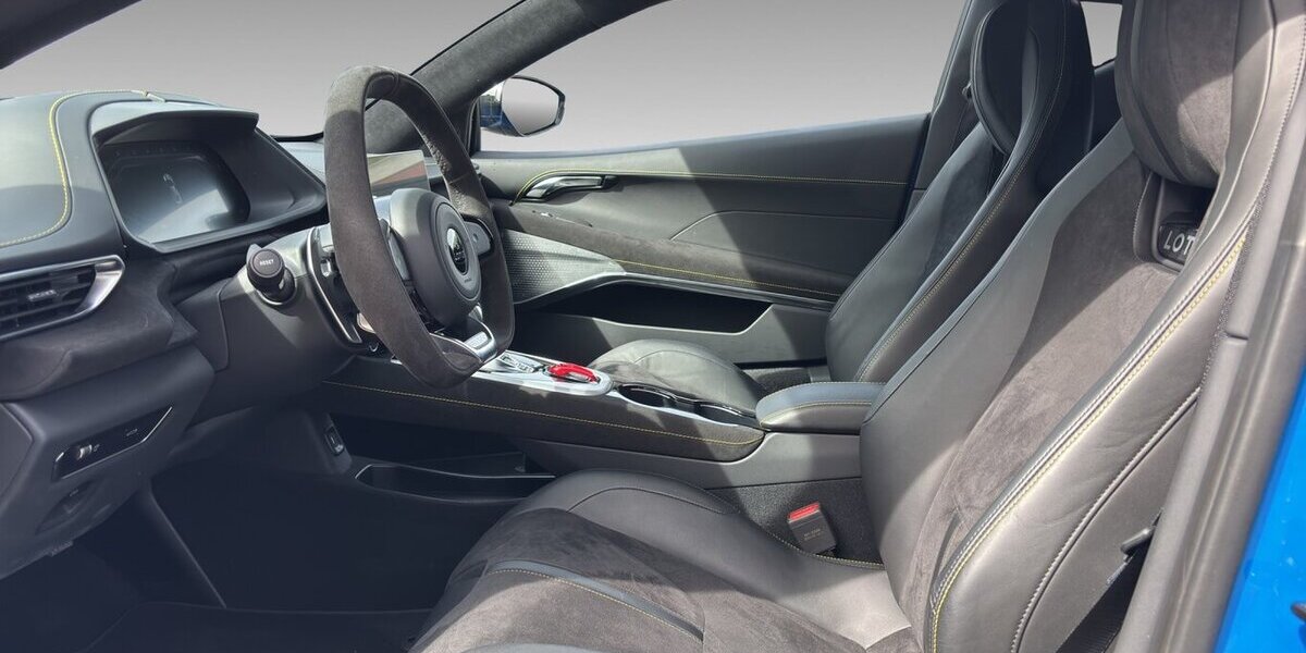 Lotus Emira Limited 1 of 12 Edition DSG Alcantara 7.000 km 59.400 &euro; Wuppertal 42327