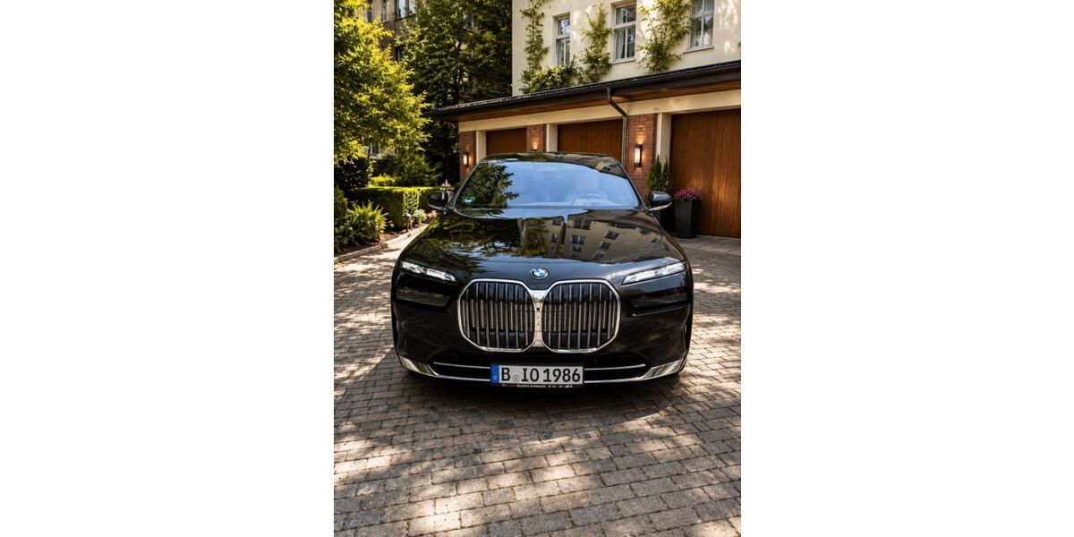 BMW 750 43.950 km 93.500 &euro; Berlin 14052