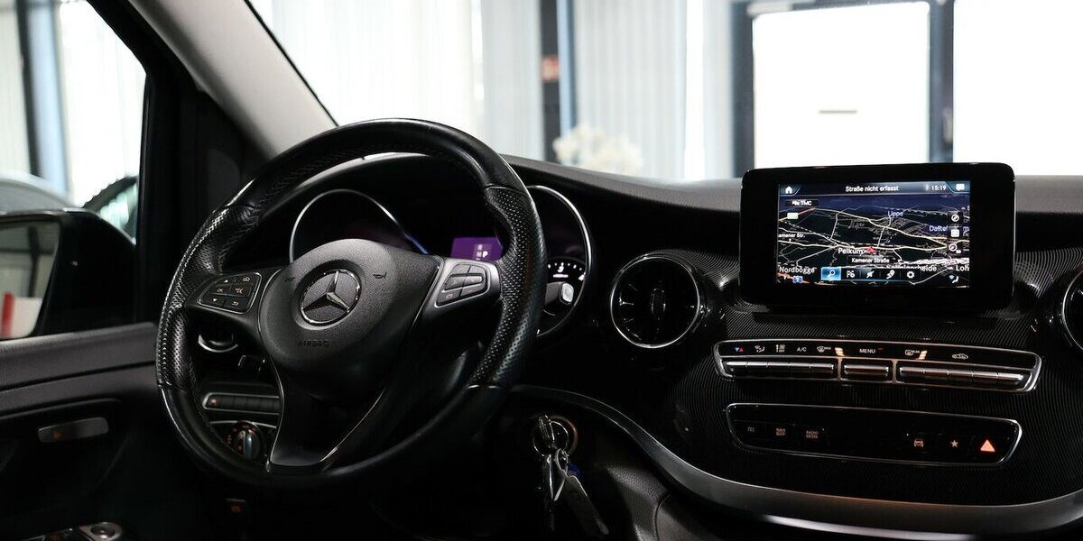 Mercedes-Benz V 250 d EDITION LANG SPORT 8-SITZER,NAVI+KAMERA 97.000 km 39.991 &euro; Hamm 59077