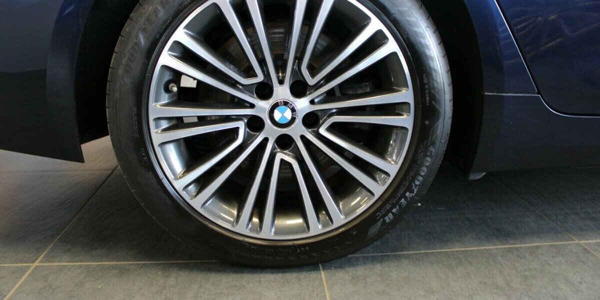 BMW 530 530D xDrive Touring Aut. Sport Line 129.563 km 25.980 &euro; Euskirchen 53881