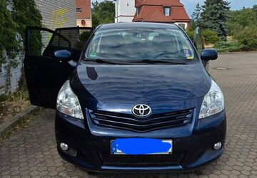 Toyota Verso 178.000 km 7.450 &euro; Premnitz 14727