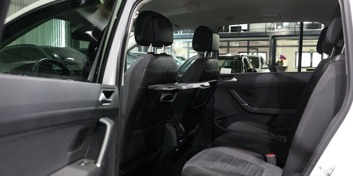 VW Touran 2.0 TDI DSG IQ Comfortline / 7-SITZE, LED 66.000 km 27.111 &euro; Hamm 59077