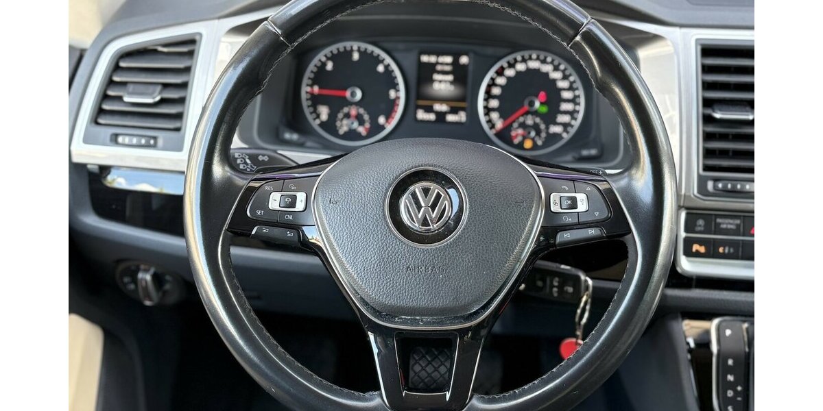 VW T6 Multivan Highline 4Motion DAB/KAMERA/7-SITZER 91.514 km 41.900 &euro; Villingen-Schwenningen 78054