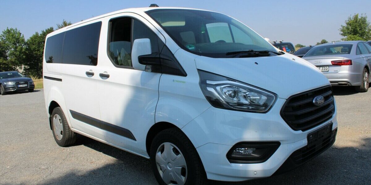 Ford Tourneo Custom 320 L1H1 VA - 8-Sitzer - 224.945 km 9.980 &euro; Euskirchen 53881