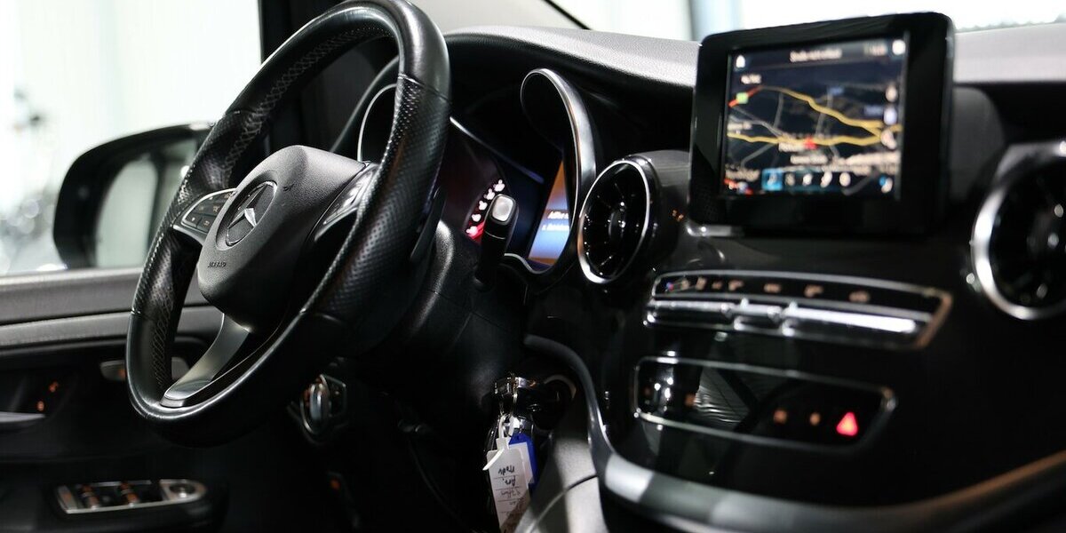 Mercedes-Benz V 250 d EDITION LANG SPORT 8-SITZER,NAVI+KAMERA 97.000 km 39.991 &euro; Hamm 59077