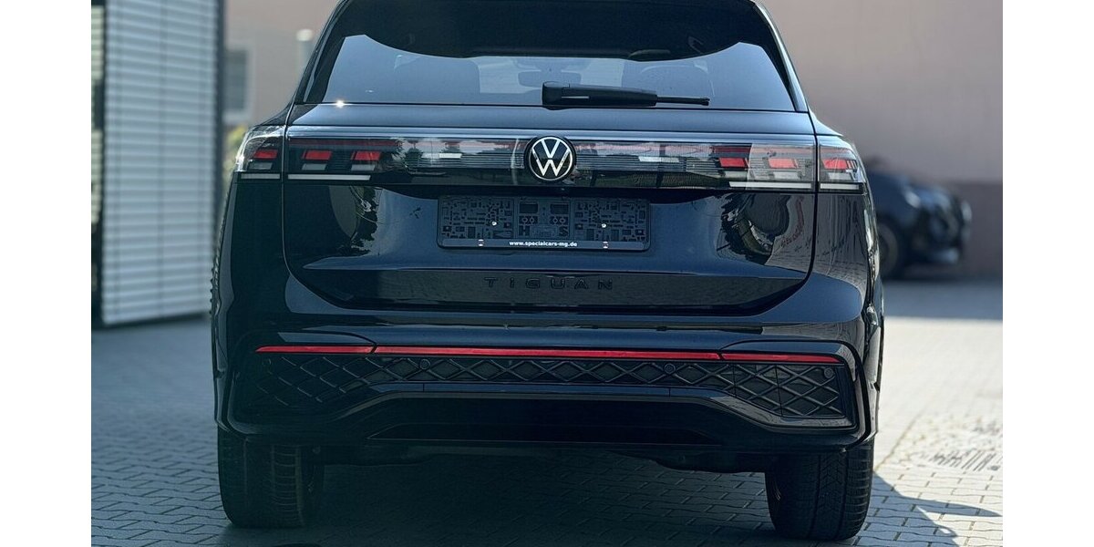 VW Tiguan R-Line Pano Memory HUD 360° 44.000 km 44.900 &euro; Mönchengladbach 41066